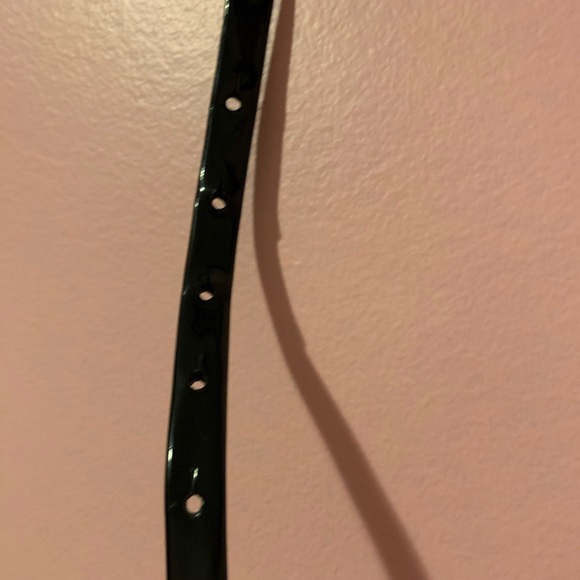 Kids Sleek black belt with tiny stylish bow - Picture 7 of 8